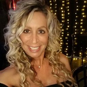 Meet your Posher, Yvette